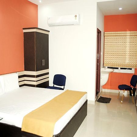 SSR Hotel Srikalahasti Bagian luar foto