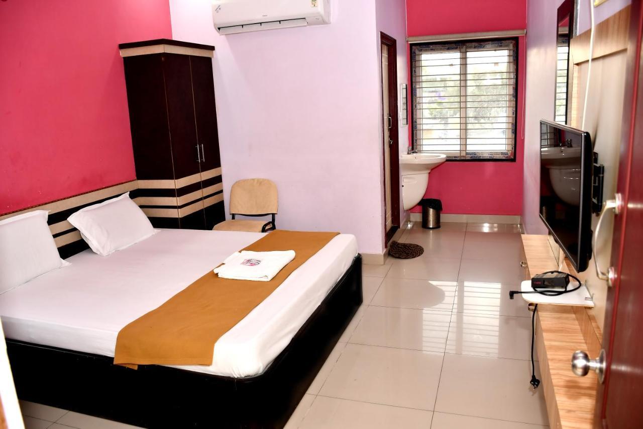 SSR Hotel Srikalahasti Bagian luar foto
