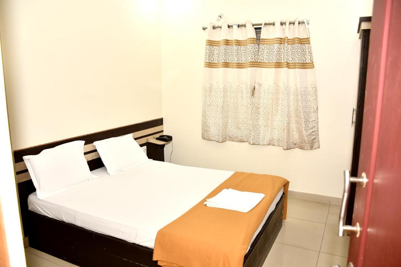 SSR Hotel Srikalahasti Bagian luar foto