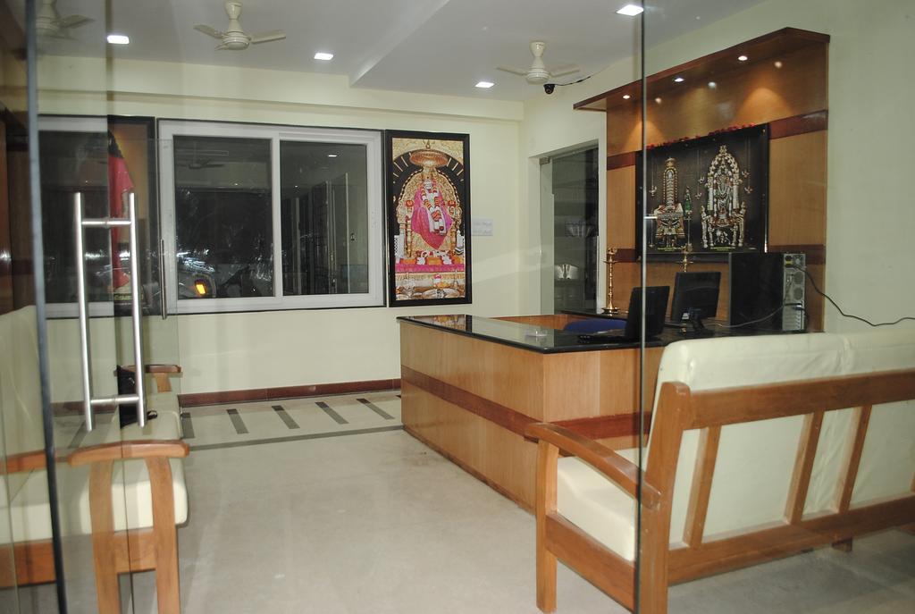 SSR Hotel Srikalahasti Bagian luar foto