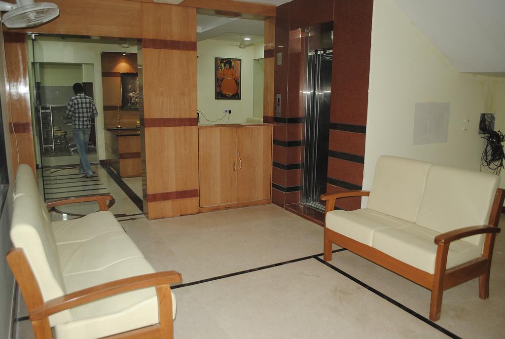 SSR Hotel Srikalahasti Bagian luar foto