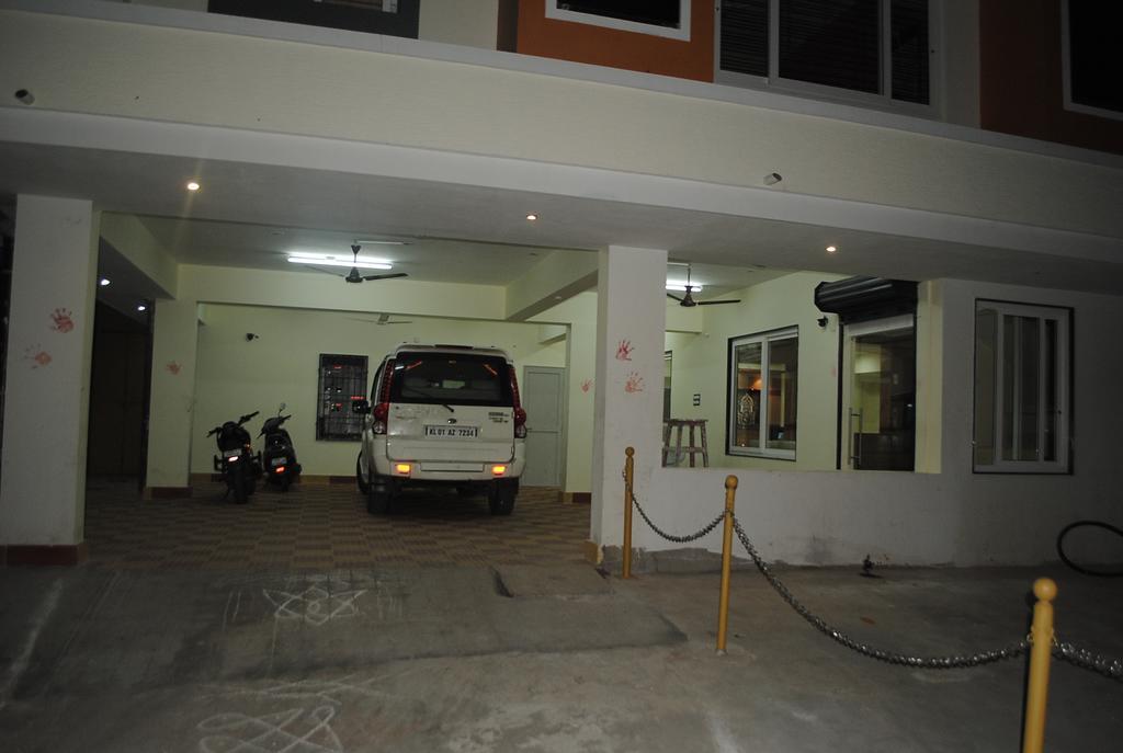SSR Hotel Srikalahasti Bagian luar foto