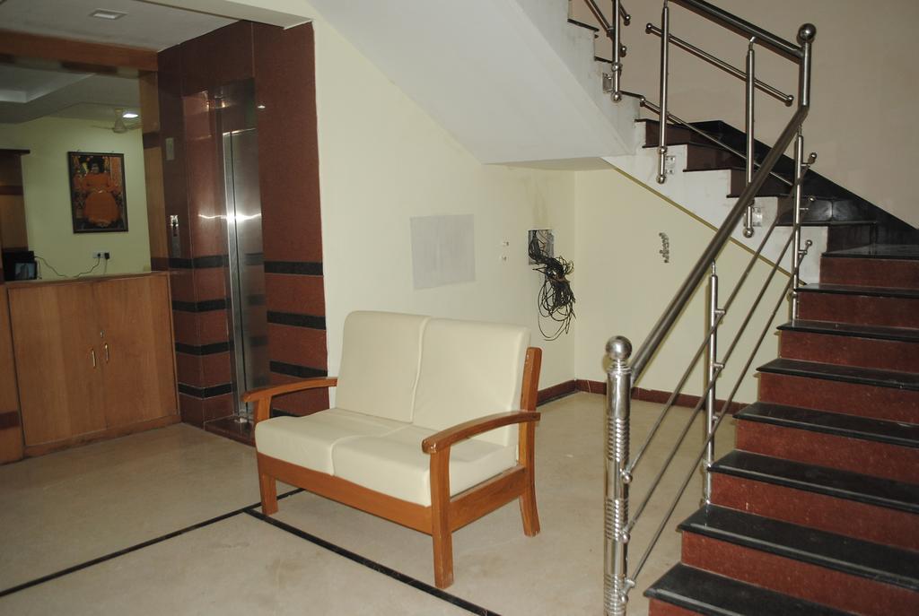 SSR Hotel Srikalahasti Bagian luar foto