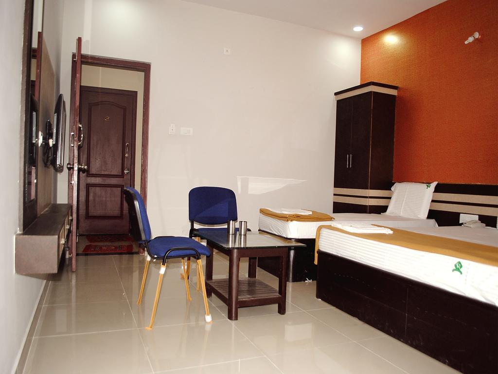 SSR Hotel Srikalahasti Bagian luar foto