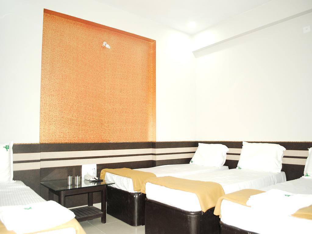 SSR Hotel Srikalahasti Bagian luar foto