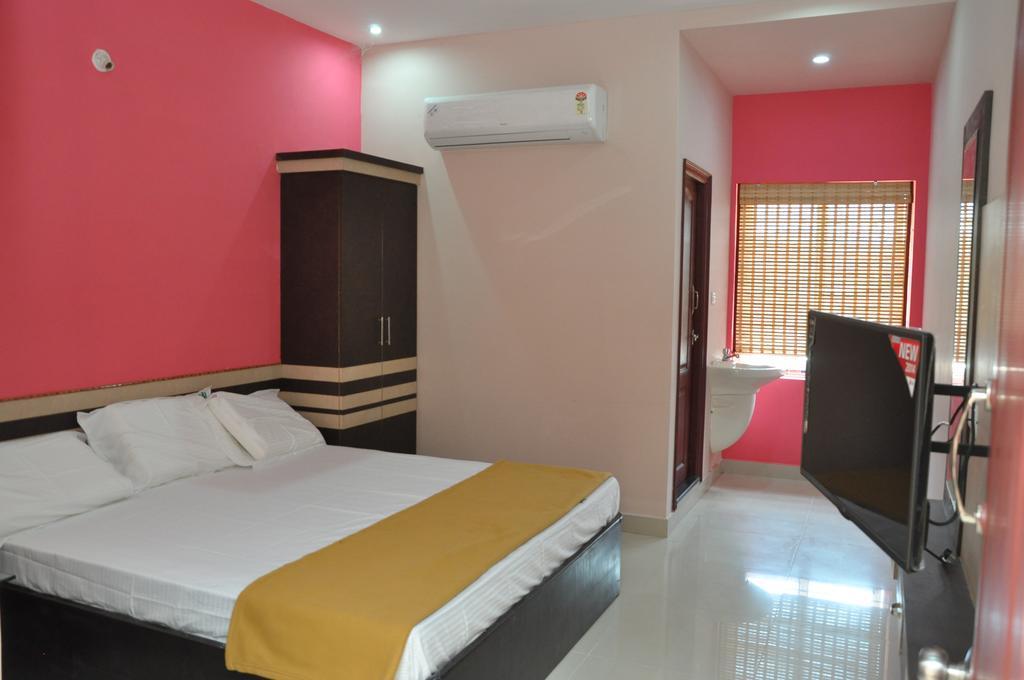 SSR Hotel Srikalahasti Bagian luar foto