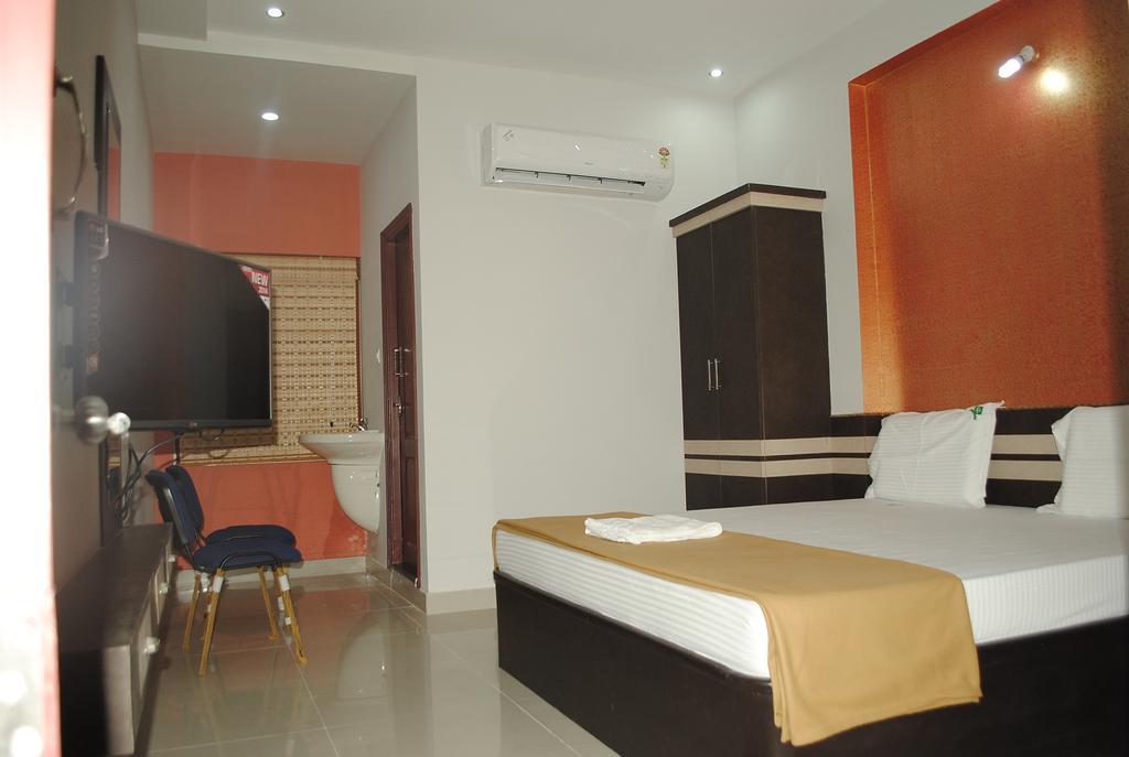 SSR Hotel Srikalahasti Bagian luar foto