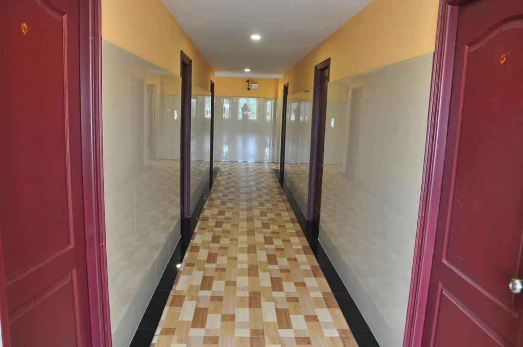 SSR Hotel Srikalahasti Bagian luar foto