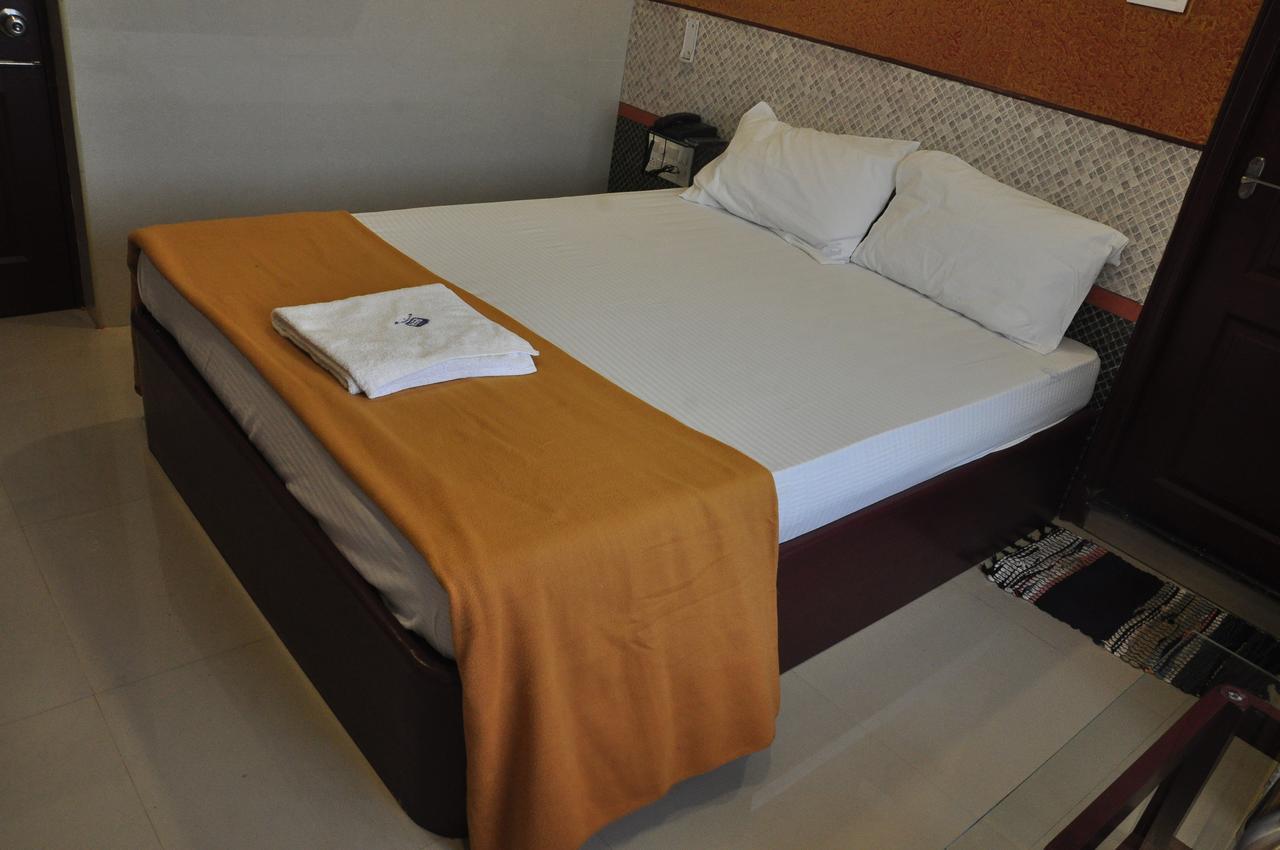 SSR Hotel Srikalahasti Bagian luar foto