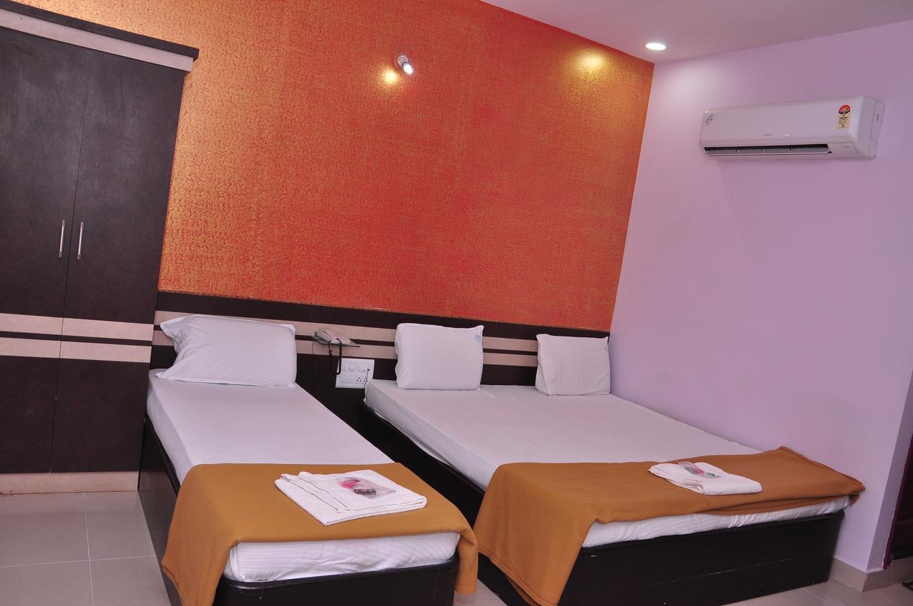 SSR Hotel Srikalahasti Bagian luar foto